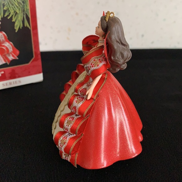 1997 Hallmark Holiday Barbie Ornament - Picture 14 of 16